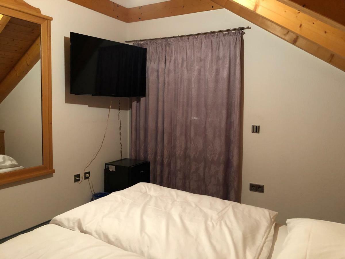 94 - Private Rooms Eichenau Kültér fotó